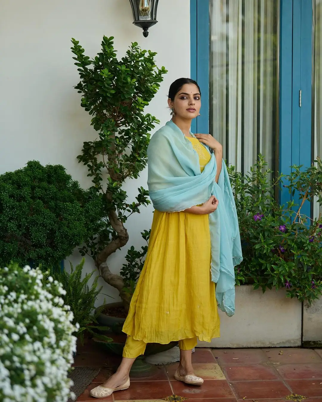 ACTRESS NIKHILA VIMAL IN SOUTH INDIAN TRADITIONAL GREEN GOWN